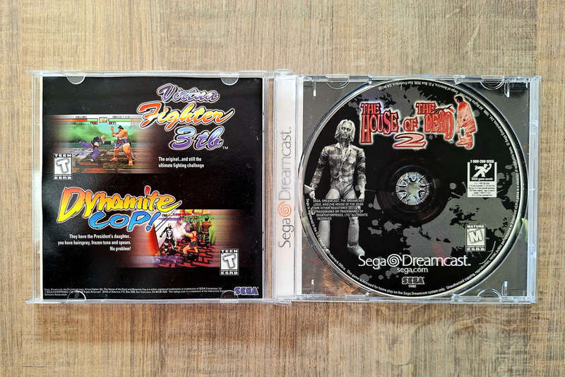 House of the Dead 2 + Light Gun Bundle - Sega Dreamcast