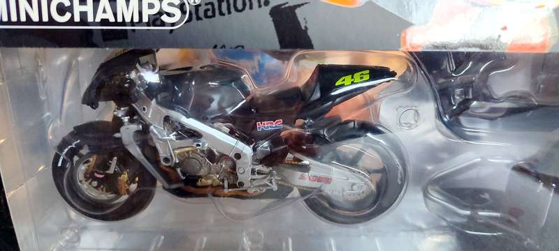 *NEW/RARE/BOXED* 1/12 Minichamps Honda RC211V Valentino Rossi Pre-Season Test Bike 2002 LE 9,999 pcs