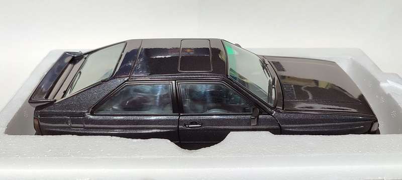 **RARE/Mint/Boxed** 1/18 AUTOart Millennium AUDI Quattro 1988 LWB Street Satin Black Met (70301)