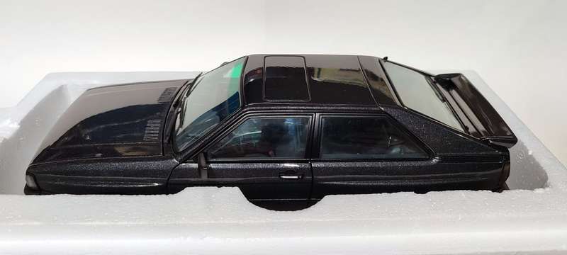 **RARE/Mint/Boxed** 1/18 AUTOart Millennium AUDI Quattro 1988 LWB Street Satin Black Met (70301)