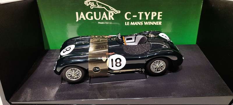 **Mint/Boxed** 1/18 AutoArt Racing Division Jaguar C Type LeMans Winner 1953 Racing Green (85387)