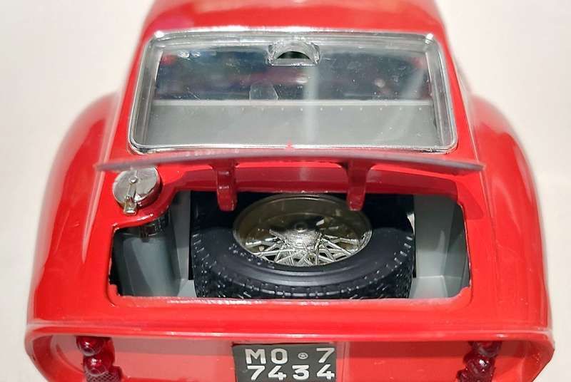 *Vintage Pre-Loved* 1/18 Bburago (Vintage Made In Italy) Ferrari GTO 1962