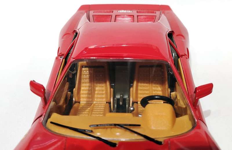 *Vintage Pre-Loved* 1/18 Bburago (Vintage Made In Italy) Ferrari 288 GTO 1984