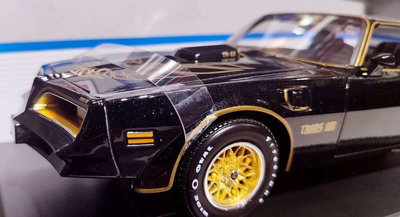 **NEW/BOXED** 1/18 Maisto Special Edition 1978 Pontiac Firebird Trans Am (31464)