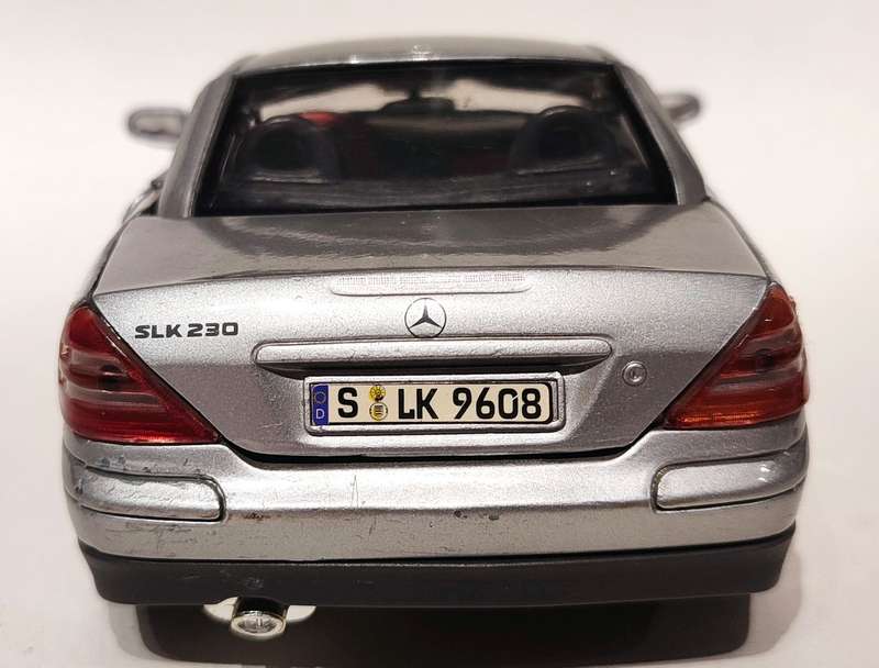 **Pre-Loved/Damaged** 1/18 Maisto Mercedes Benz SLK230 (R170) Silver (Resto or scrapyard)