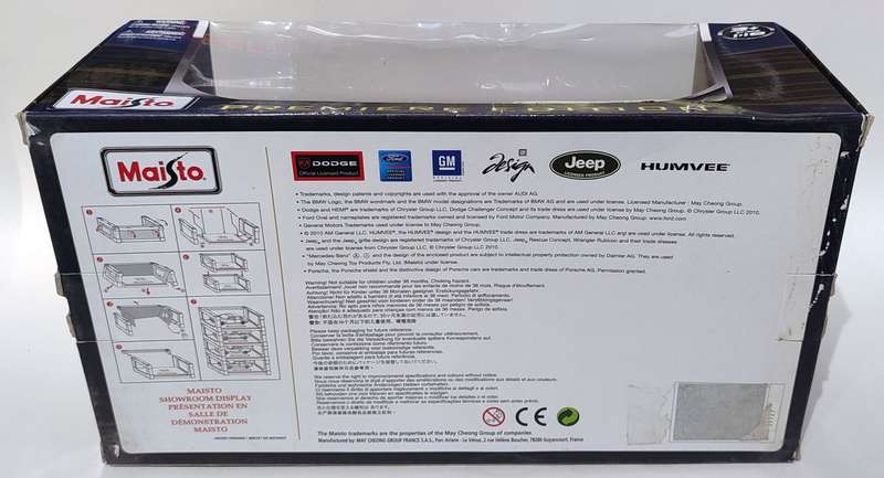 **RARE/BOXED/MINT MODEL** 1/18 Maisto Premiere Edition Audi R8 Red/Silver