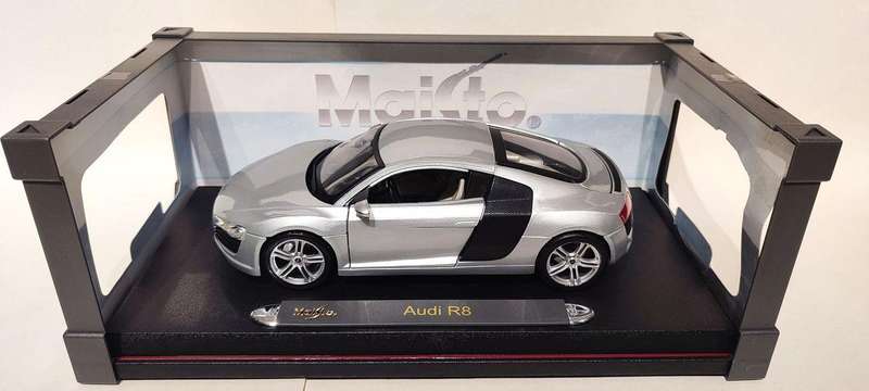 **BOXED/MINT MODEL** 1/18 Maisto Premiere Edition Audi R8 Silver (36143)