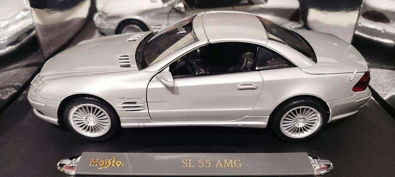**RARE/BOXED/MINT MODEL** 1/18 Maisto Premiere Edition Mercedes-Benz SL 55 AMG Silver (36894)