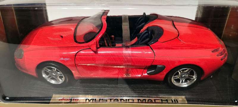 **RARE/BOXED/MINT MODEL** 1/18 Maisto SE Mustang Mach III Red (31815)