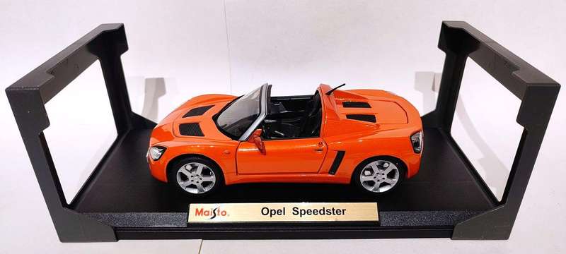 **BOXED/MINT MODEL** 1/18 Maisto SE Opel Speedster Metallic Orange (31615)