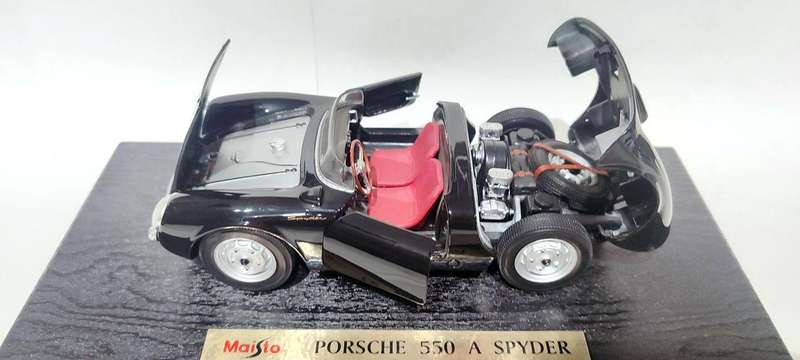 **BOXED/MINT MODEL** 1/18 Maisto SE Porsche 550 A Spyder Black (31843)