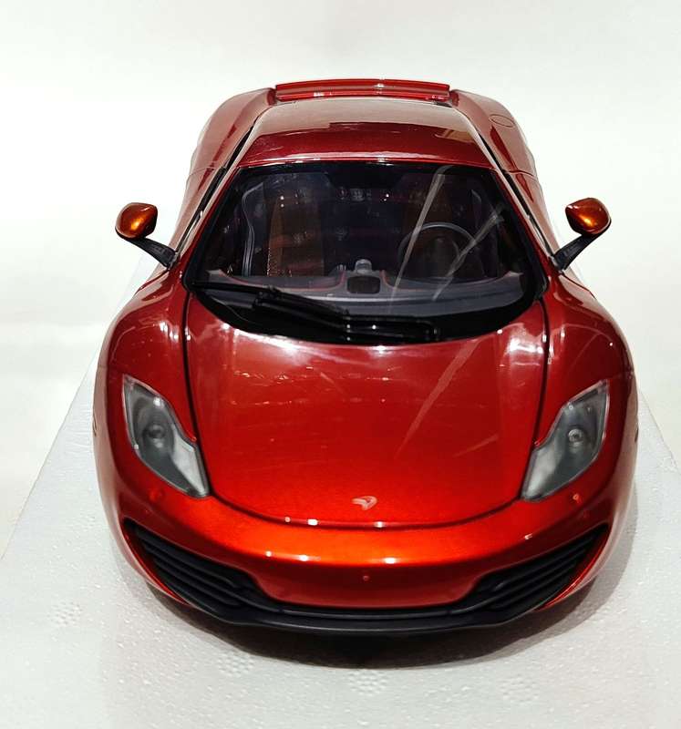 **VERY RARE / MINT** 1/18 Pauls Model Art McLaren MP4-12C 2009 Top Gear 519101330 with Stig