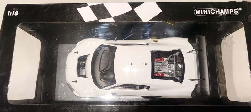 **VERY RARE & MINT** 1/18 Minichamps Audi R8 LMS Ultra 2015 White LE 1 of 350 (153 151100)