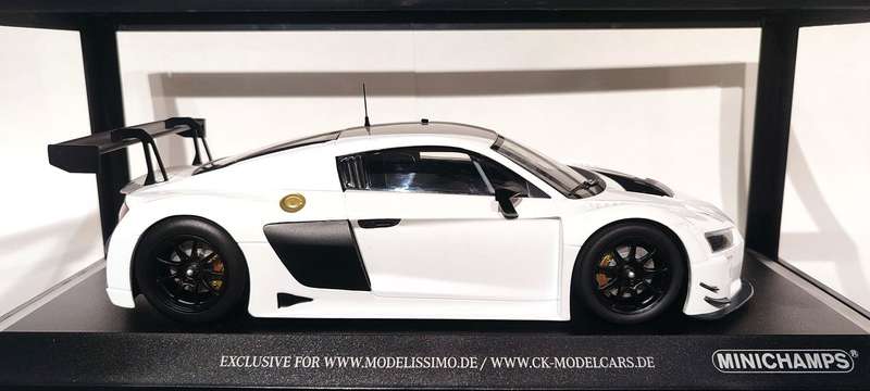 **VERY RARE & MINT** 1/18 Minichamps Audi R8 LMS Ultra 2015 White LE 1 of 350 (153 151100)