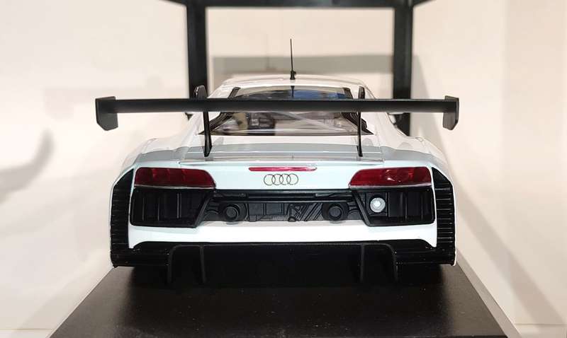 **VERY RARE & MINT** 1/18 Minichamps Audi R8 LMS Ultra 2015 White LE 1 of 350 (153 151100)
