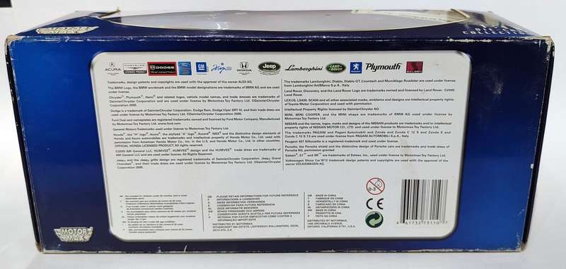 **MINT/BOXED** 1/18 MotorMax 1958 Corvette Red-White (73109)