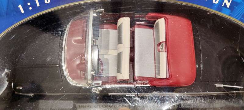 **MINT/BOXED** 1/18 MotorMax 1960 Chevrolet Impala Black (73110)