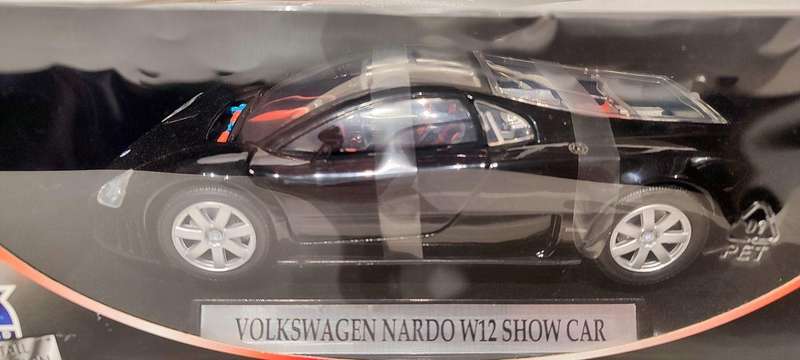 **MINT/BOXED** 1/18 Motor Max/Racy Action World Volkswagen Nardo W12 Show Car Black