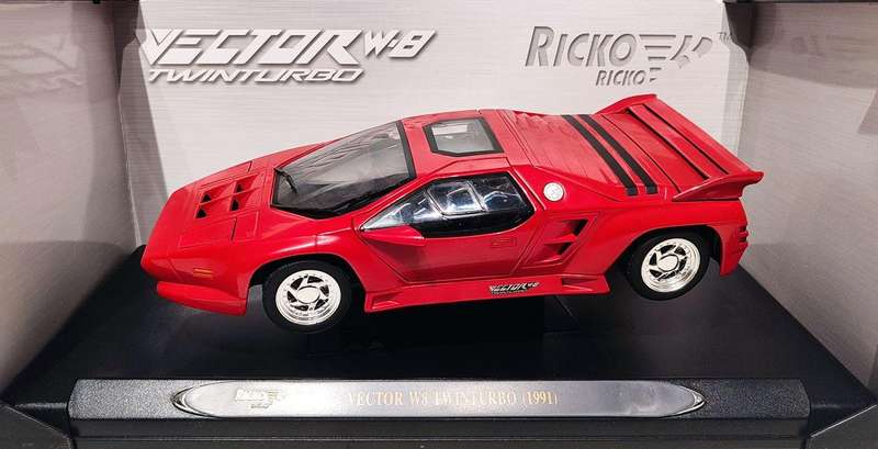 **Very Rare/Mint/Boxed** 1/18 Ricko Vector W8 Twin Turbo Red (32119)