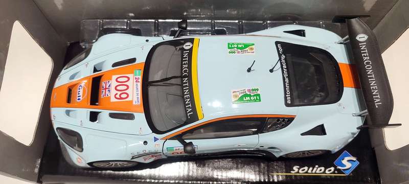 **AS NEW/BOXED** 1/18 Solido Racing Collection Aston Martin DBR9 Team Gulf 2008 #009 (clean version)