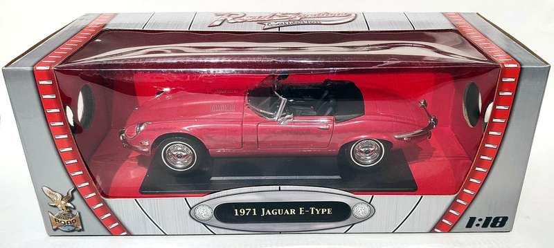 **New/Boxed** 1/18 Yat Ming Road Signature 1971 Jaguar E-Type - Red (92608)