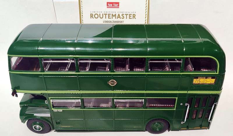 **RARE/MINT/BOXED** 1/24 SunStar The Original Green Line Routemaster Coach (2904 RMC 1453-453CLT)