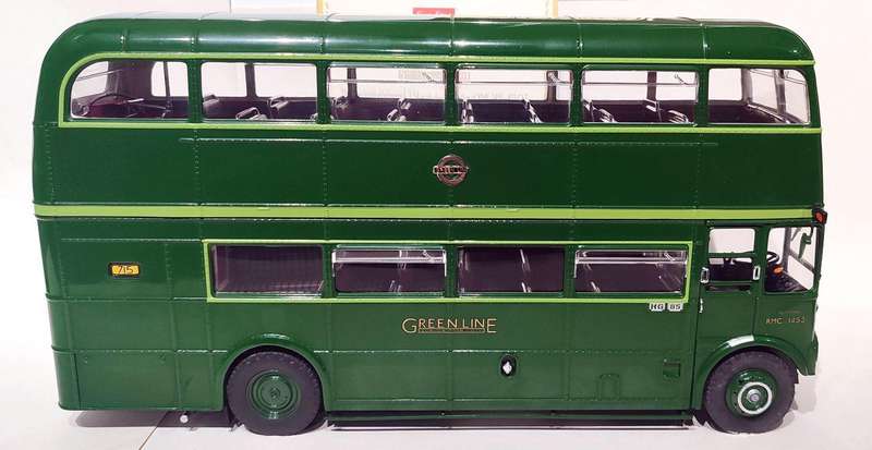 **RARE/MINT/BOXED** 1/24 SunStar The Original Green Line Routemaster Coach (2904 RMC 1453-453CLT)