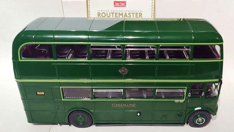 **RARE/MINT/BOXED** 1/24 SunStar The Original Green Line Routemaster Coach (2904 RMC 1453-453CLT)