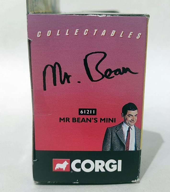 **RARE/PRE-LOVED/BOXED** 1/43 Corgi Mr Bean's Mini (61211)