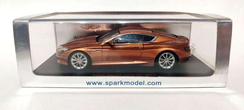 *RARE/NEW* 1/43 Spark Aston Martin Virage 2012 Gold Metallic (S2168)