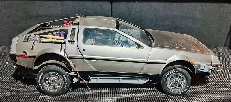 *Pre-loved/incomplete* Large-Scale Eaglemoss 1/8 Back to the Future Delorean