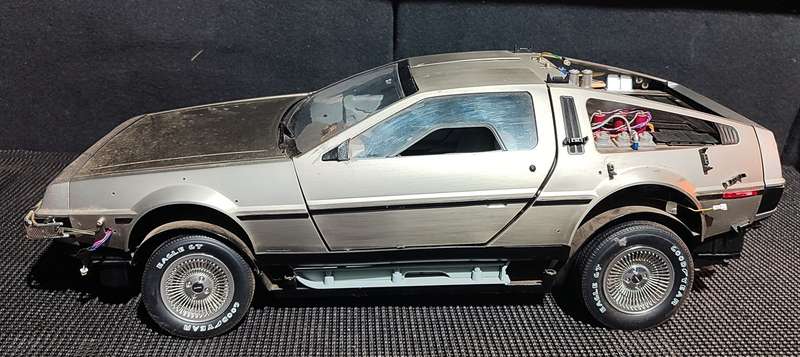 *Pre-loved/incomplete* Large-Scale Eaglemoss 1/8 Back to the Future Delorean