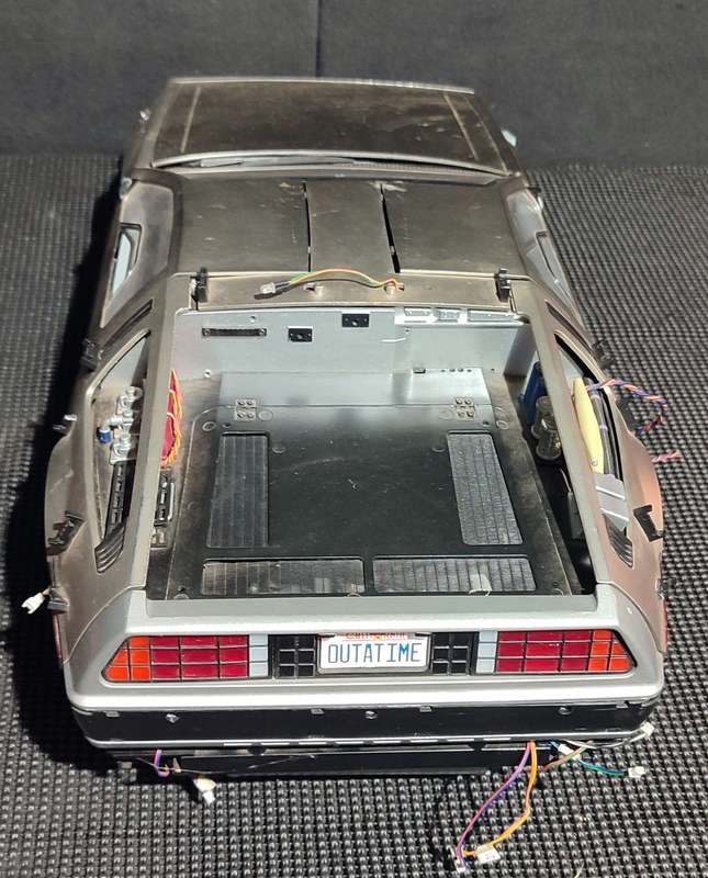 *Pre-loved/incomplete* Large-Scale Eaglemoss 1/8 Back to the Future Delorean