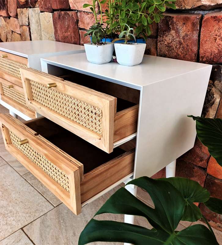 White Rattan Retro Pedestal