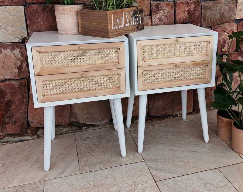 White Rattan Retro Pedestal