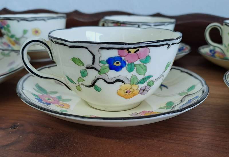 HAND-PAINTED 30Pc ROYAL DOULTON SET! *SELLS FOR R4500*