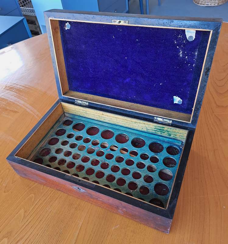 BEAUTIFUL WOODEN INLAY BOX!