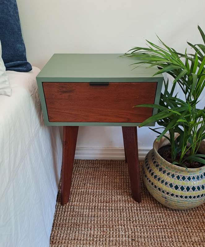 Green Retro Pedestals