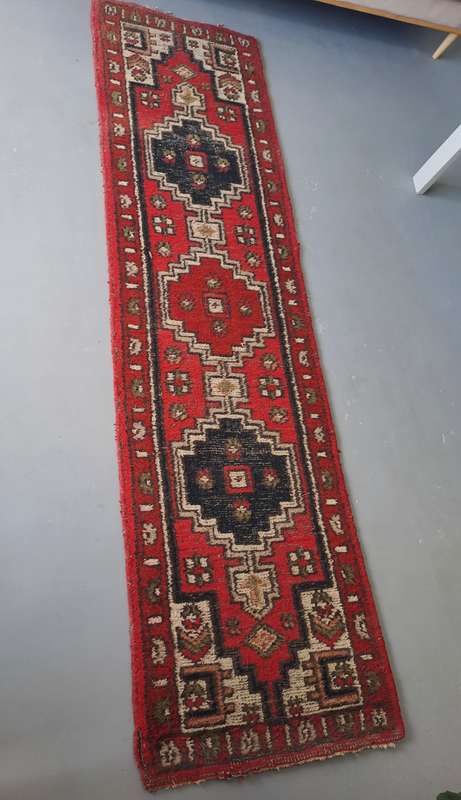THICK-PILED WOOL HAND-KNOTTED PERSIAN RUNNER CARPET! 2700mm - 730mm