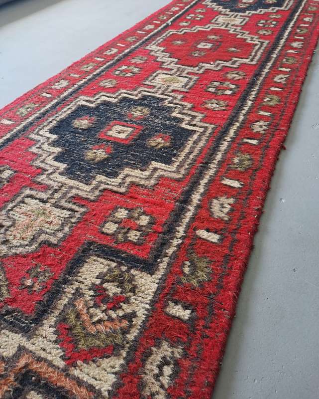 THICK-PILED WOOL HAND-KNOTTED PERSIAN RUNNER CARPET! 2700mm - 730mm