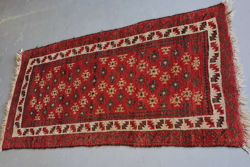 HAND-KNOTTED PERSIAN VINTAGE CARPET! *1660mm - 900mm*
