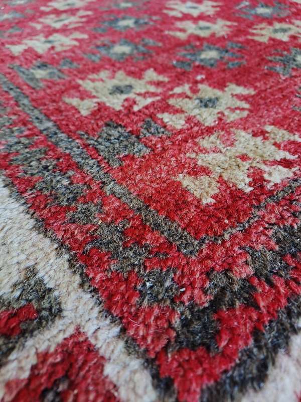 HAND-KNOTTED PERSIAN VINTAGE CARPET! *1660mm - 900mm*