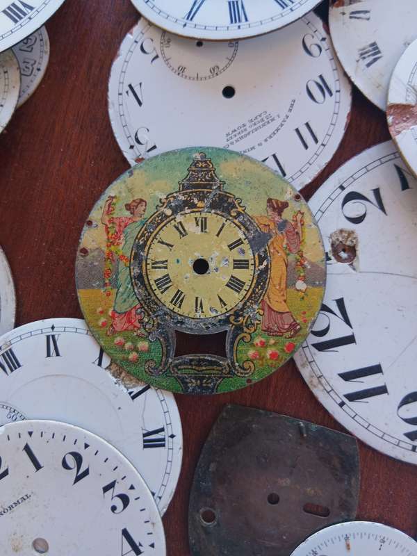 AMAZING WATCH MAKERS COLLECTION OF WATCH MOVEMENTS AND FACES