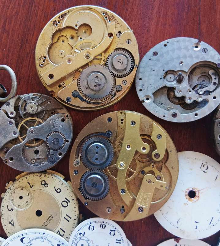 AMAZING WATCH MAKERS COLLECTION OF WATCH MOVEMENTS AND FACES