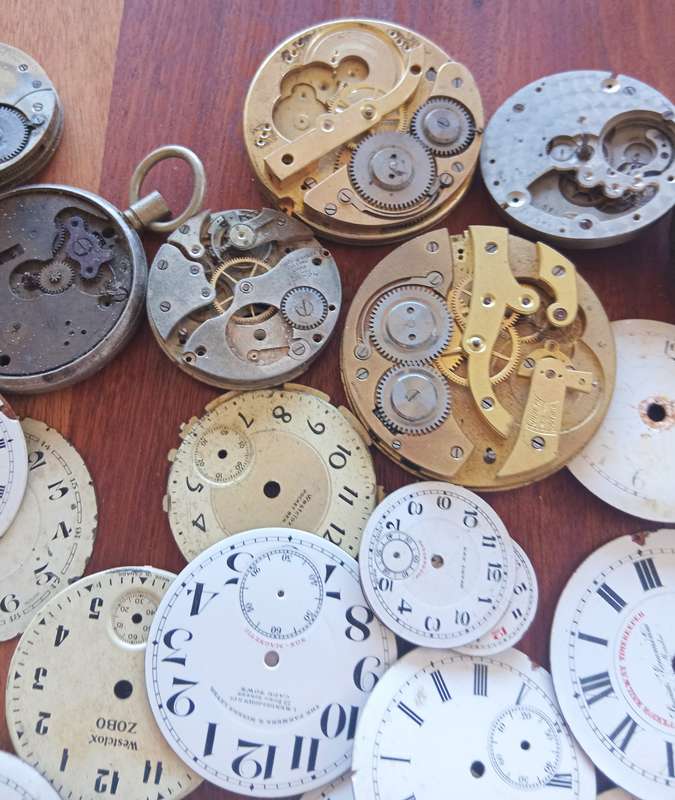 AMAZING WATCH MAKERS COLLECTION OF WATCH MOVEMENTS AND FACES