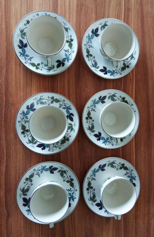 VINTAGE ROYAL DOULTON TEA SET! *MINT CONDITION*