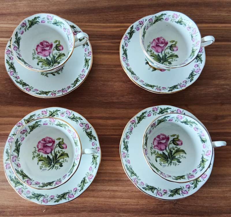 BEAUTIFUL VINTAGE ROYAL ALBERT TEA SET *MINT CONDITION* *HIGHLY COLLECTABLE*