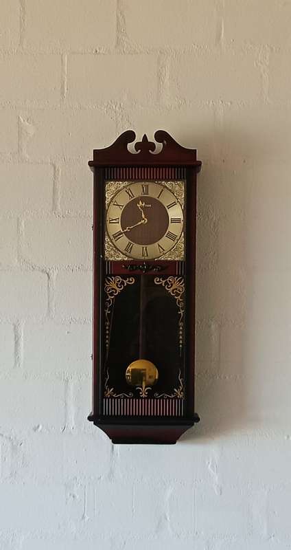 GORGEOUS RHYTHM 30 WALL CLOCK WITH PENDULUM