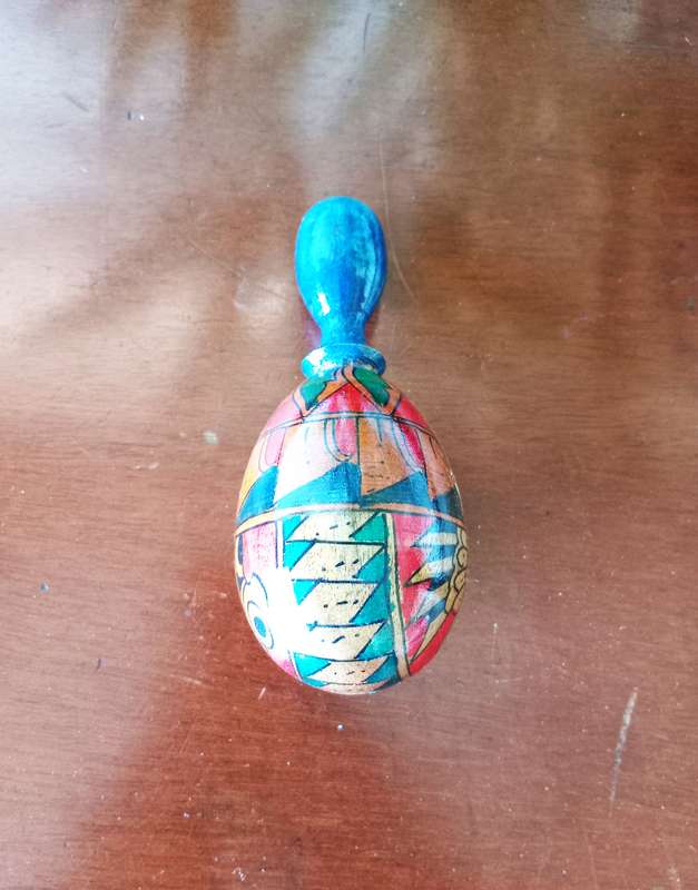 COLLECTION OF BEAUTIFULWOODEN EGGS, BALL *Decorative Purposes*
