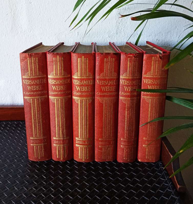 COLLECTION OF VINTAGE ''VERSAMELDE WERKE'' BOOKS BY CJ LANGENHOVEN FROM 1940